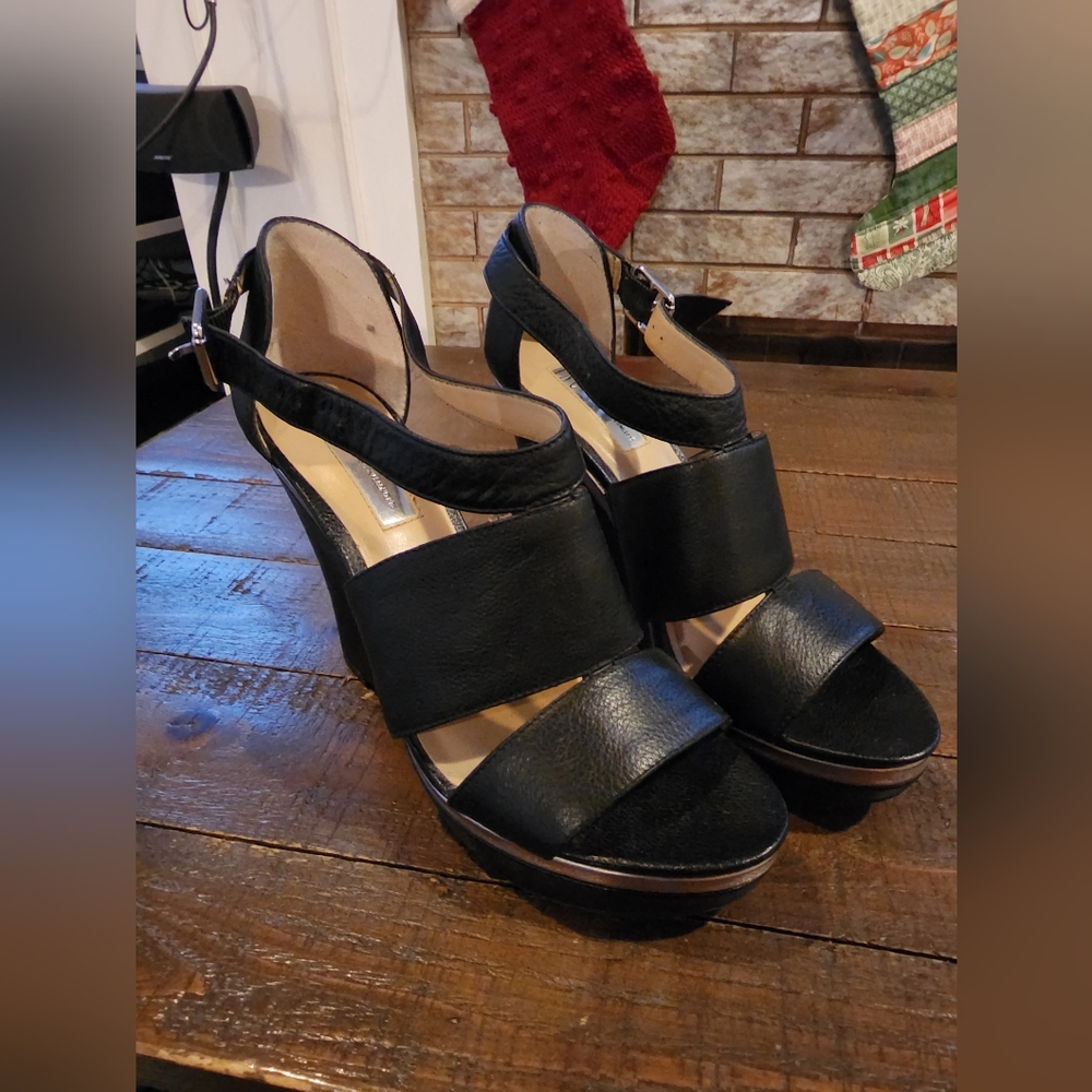 INC wedges